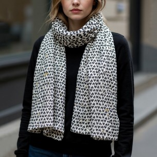 Foulard AMORI Beige Black étole imprimée petits cœurs... 2