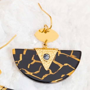 Boucles d'oreilles MINARAL Black Gold Pendantes pavées Terrazzo Doré et Noir Acier inoxydable Howlite noire et Résines 2