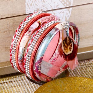 Bracelet SANDORAL Pink Gold Manchette souple Multirangs Plume ethnique amérindien Doré et Rose Simili-Cuir Cristal Plumes