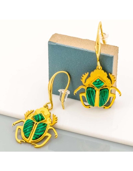 Boucles d'oreilles GYPTIS Green Gold Pendantes courtes Scarabée Vert Acier inoxydable doré à l'or fin Malachite reconstituée